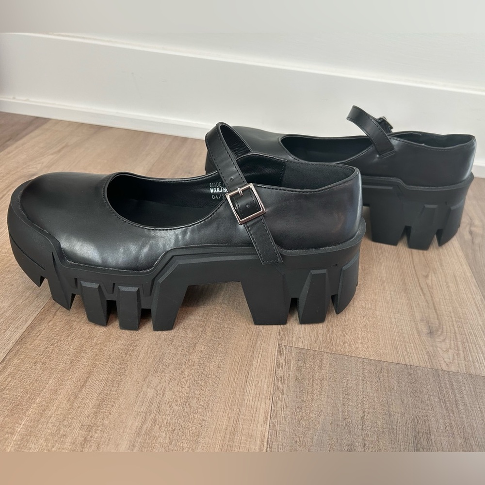 Nasty Gal Women’s 38 European 7.5 US Chunky Black Mary Janes - Picture 3 of 4